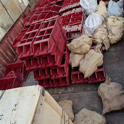 華礦重工一批無(wú)極繩絞車(chē)配件發(fā)往榆林